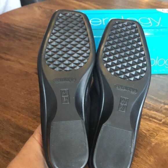 Aerology by Aerosoles “Epitome” Black Loafer Flats-size 7.5 Wide - Picture 6 of 8